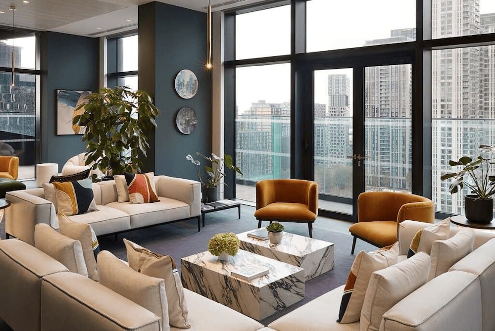One Bedroom Balcony Apartment City View — 4-Star Luxury Hotel in London, United Kingdom
