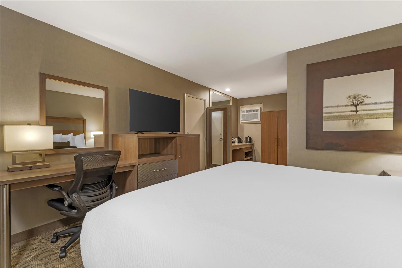 Best Western Plus Anaheim Inn - photo 25