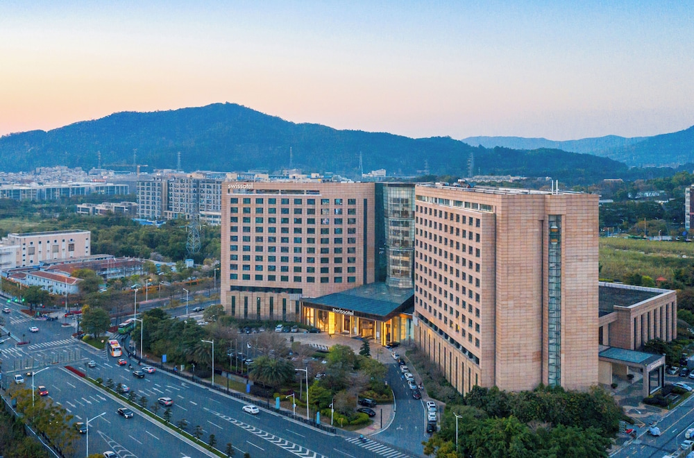 Swissôtel Guangzhou — 4-Star Luxury Hotel in Guangzhou, People's Republic of China