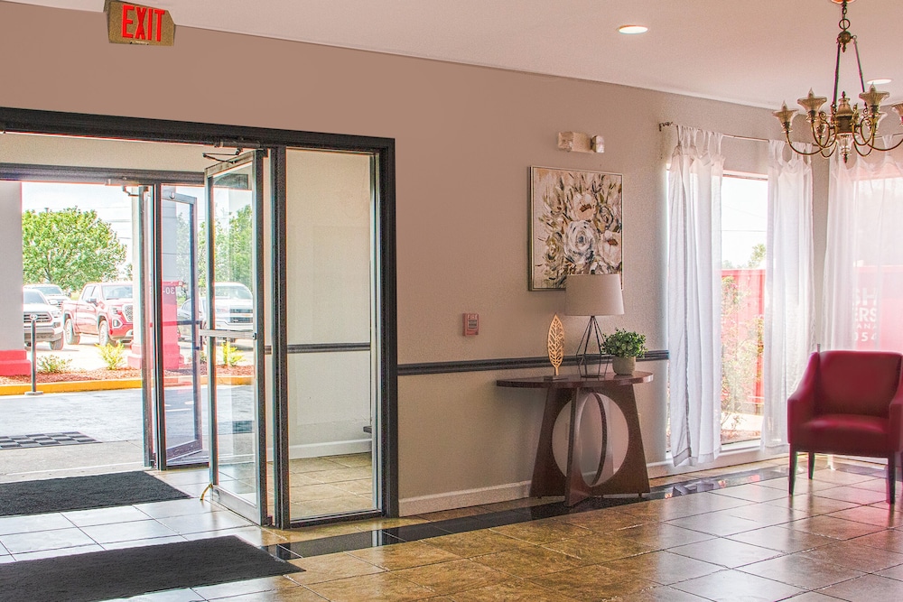 OYO Townhouse Donaldsonville Gonzale - photo 2