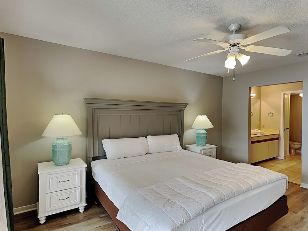 Edgewater Beach & Golf Resort II by Resort Collection - photo 23