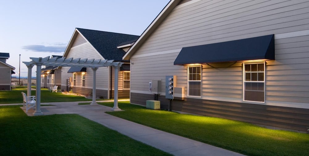 Stratford Suites - photo 24
