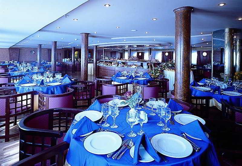 Magic Nile Cruiser Boat