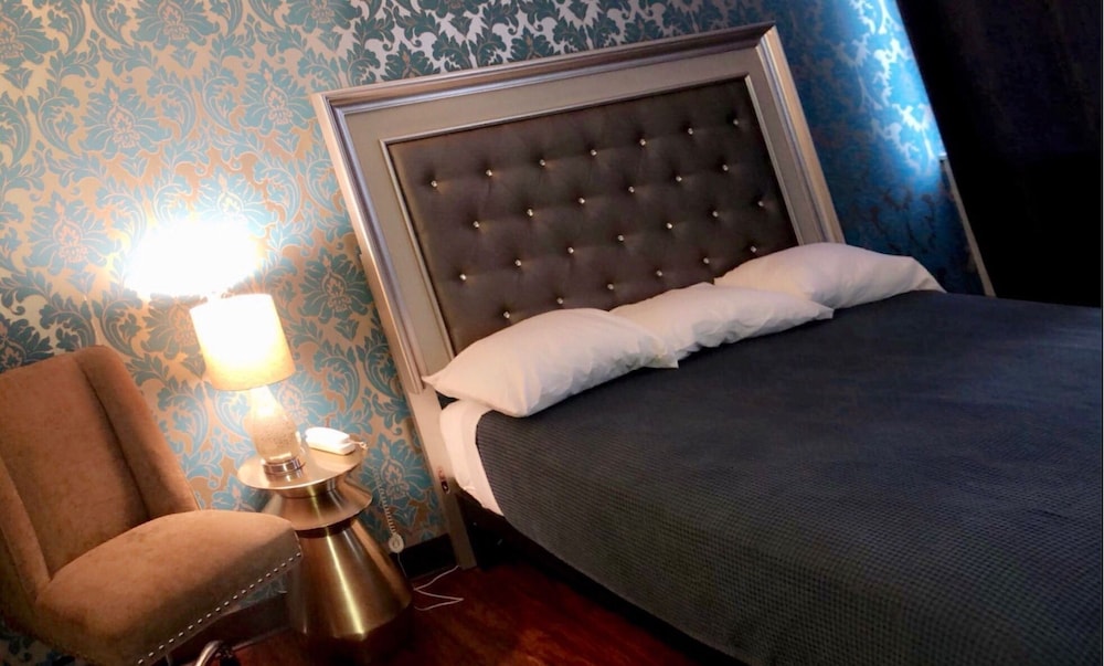 The Village Inn Hotel - photo 46