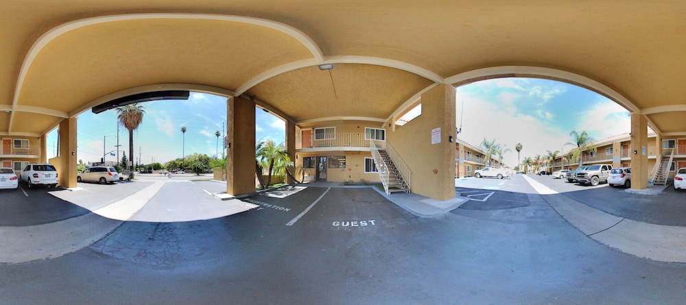 Riverside Inn & Suites - photo 44