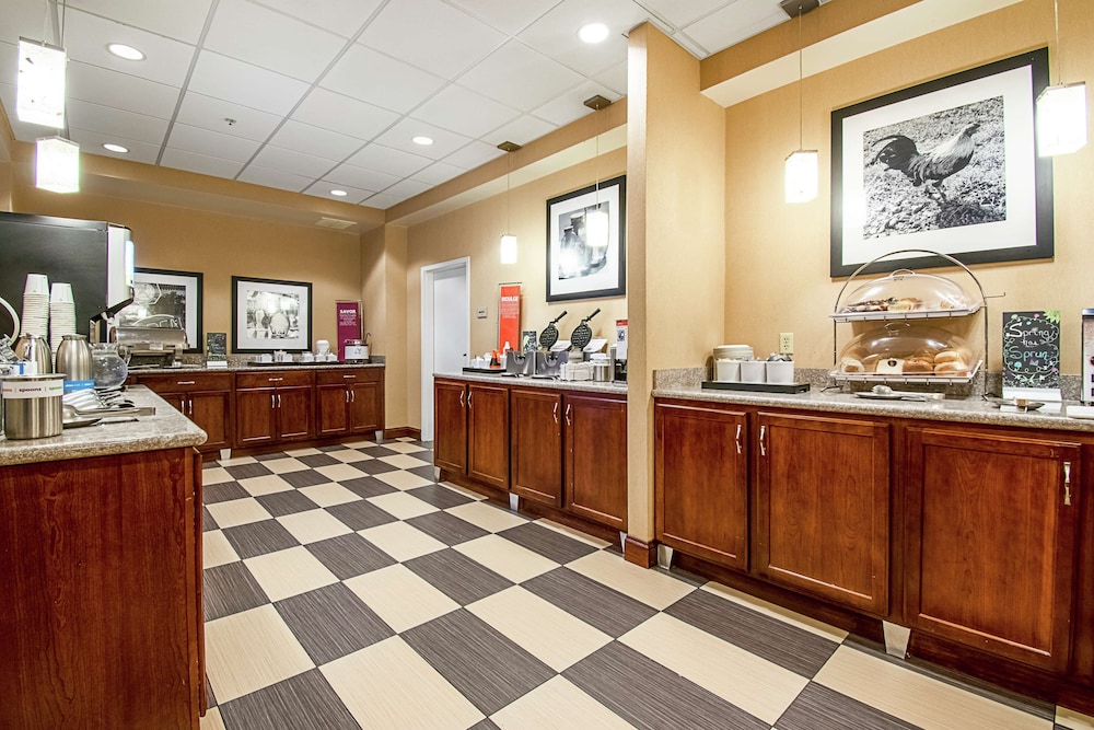 Hampton Inn Pine Grove - photo 61