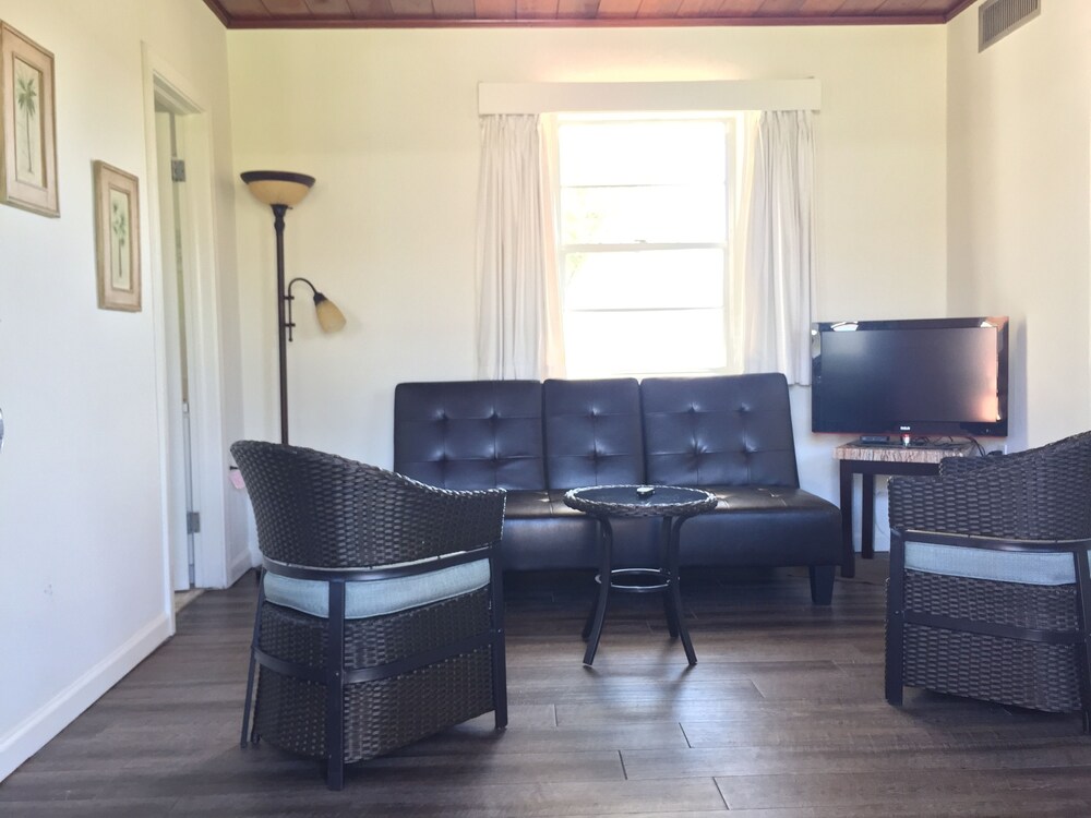 Surf Studio Beach Resort - photo 24