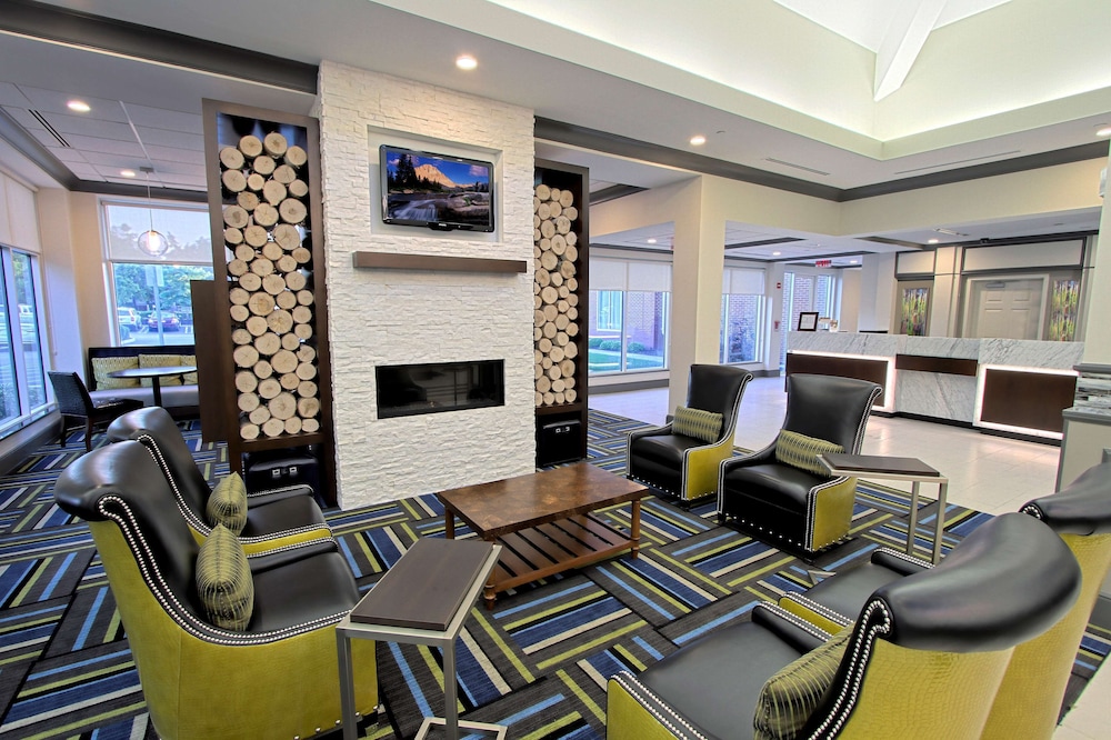 Hilton Garden Inn Westbury - photo 4