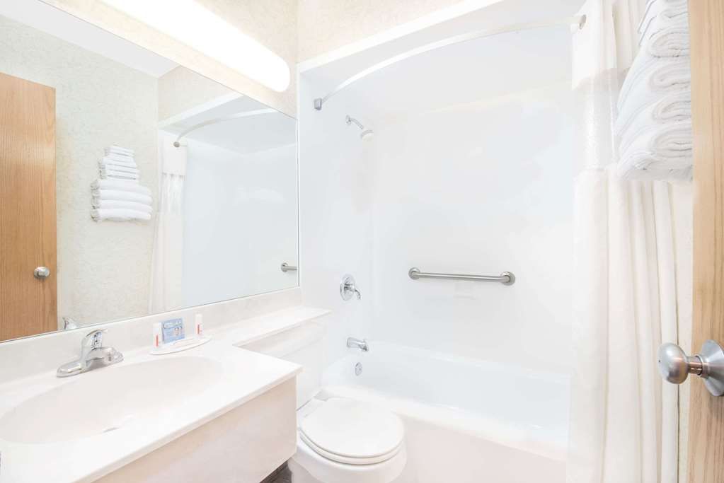 Days Inn by Wyndham West Rapid City - photo 6