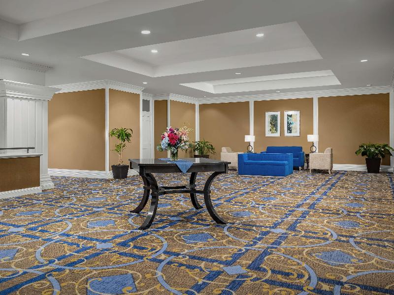 DoubleTree by Hilton Chicago O'Hare Airport Rosemont - photo 12