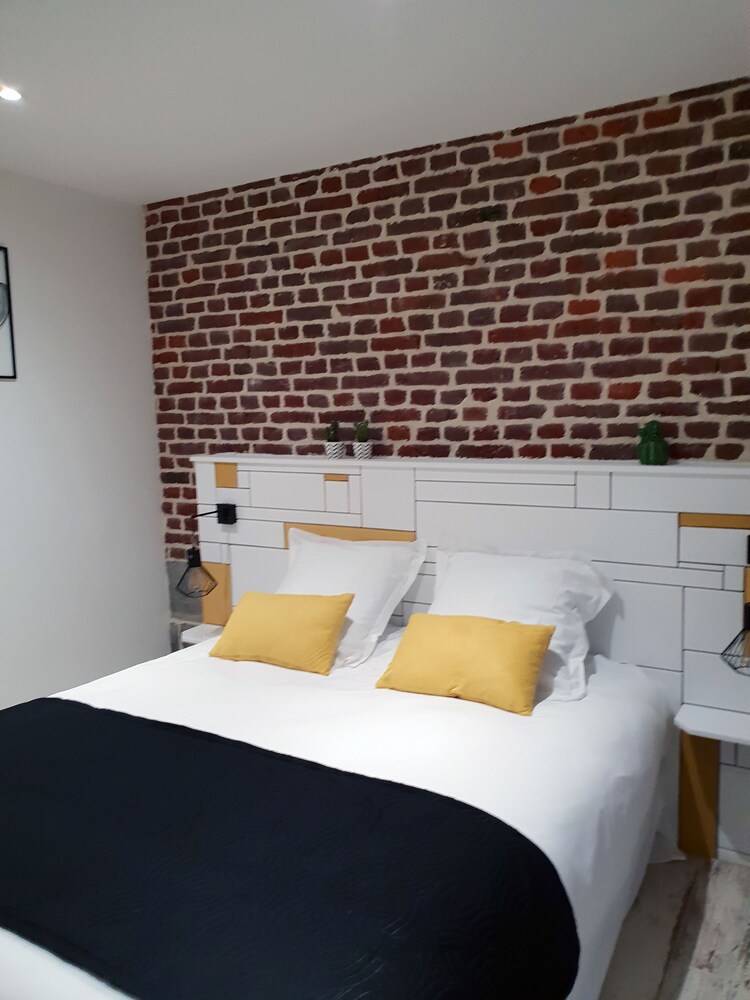 AppartHotel La Cense Pierrot des Princes - carbon neutral hotel in Saint-Amand-Les-Eaux