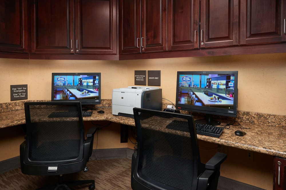 Hampton Inn & Suites Rogers - photo 37