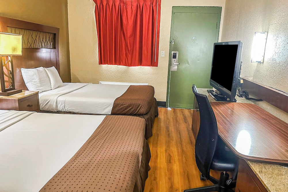 OYO Hotel Mobile AL I 65 at Airport Blvd - photo 51