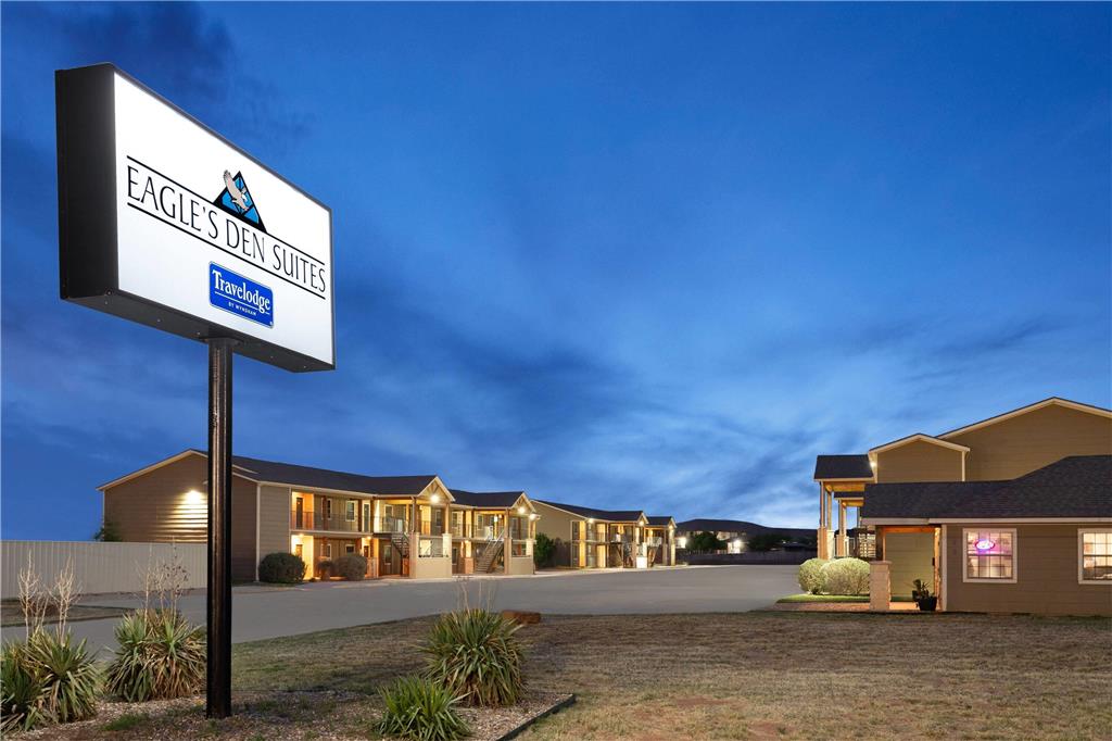 Eagle's Den Suites Andrews a Travelodge by Wyndham — hotel in Andrews