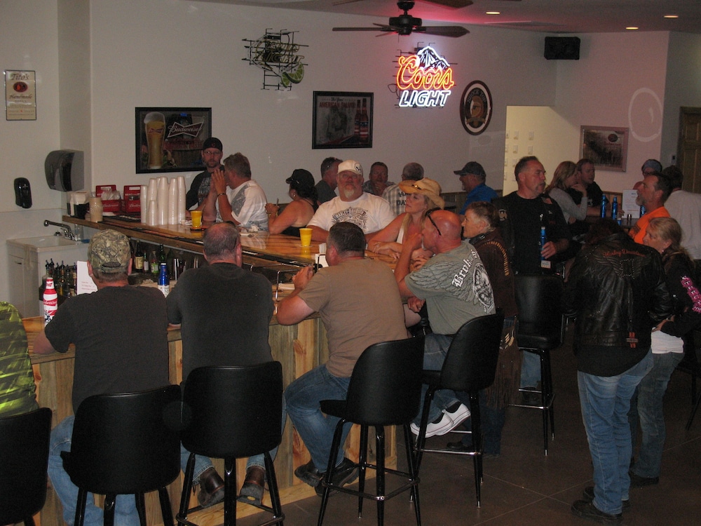 Iron Horse Inn - photo 13
