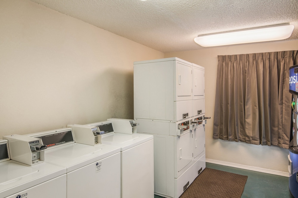 Red Roof Inn & Suites Pensacola East Milton - photo 29