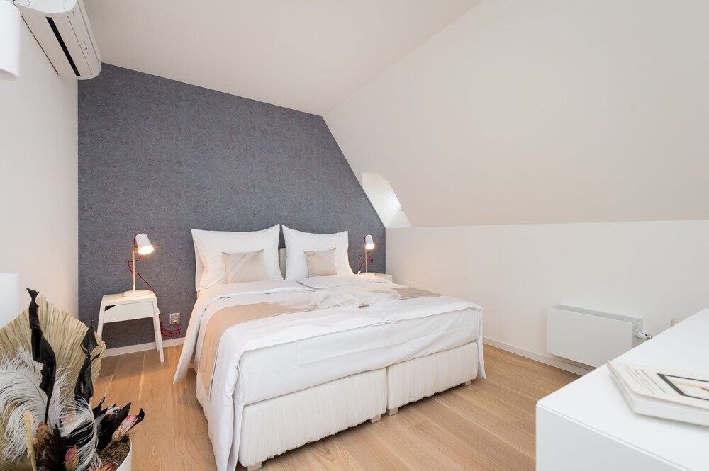 Empirent Avenue Apartments — 4-Star Luxury Hotel in Prague, Czech Republic