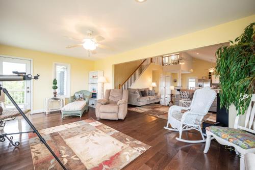 Sound Bite by Oak Island Accommodations - photo 16