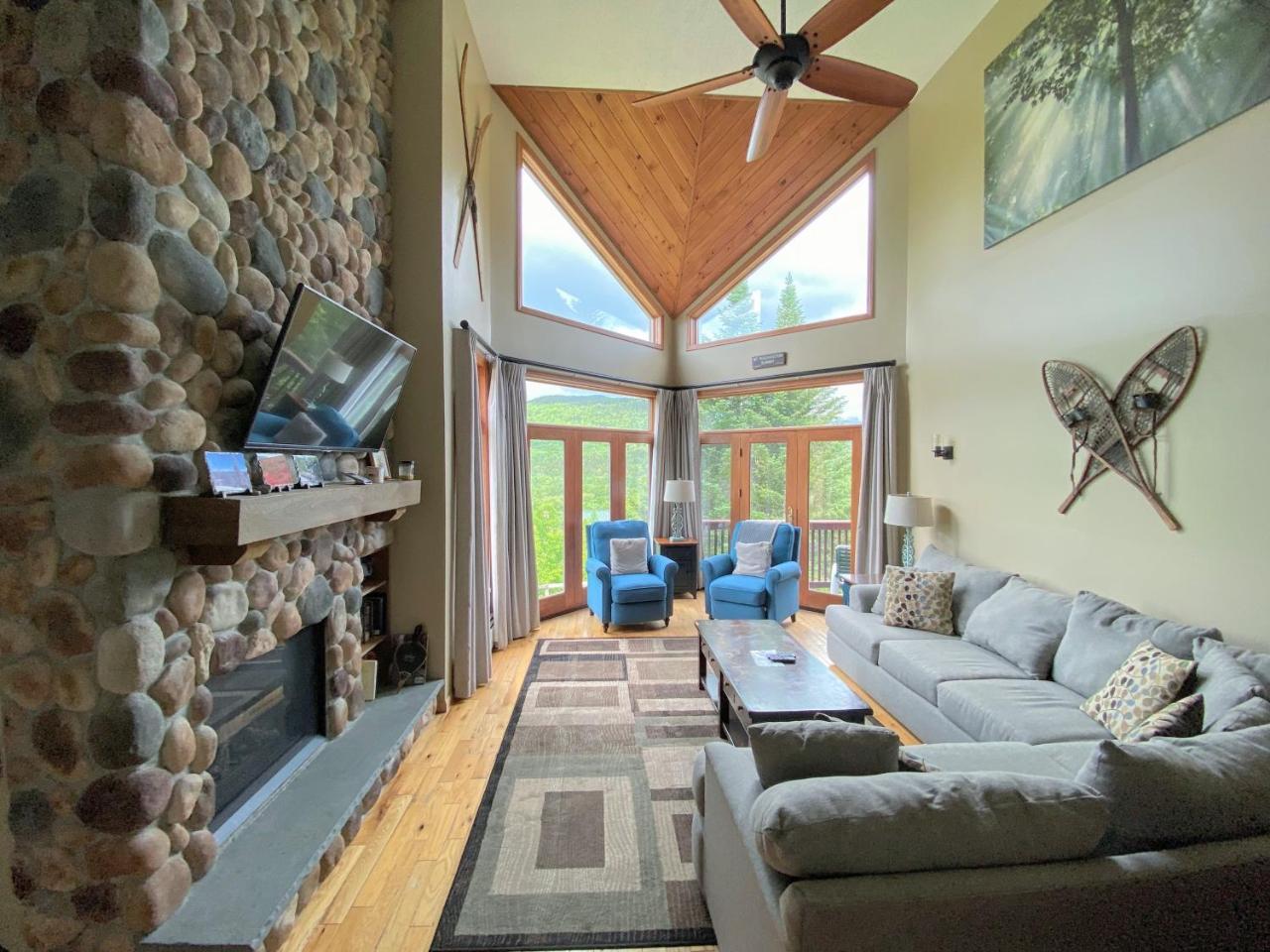 C1 Top Rated Ski In Ski Out Townhome Great views fireplaces fast wifi AC Short walk to slopes - photo 3