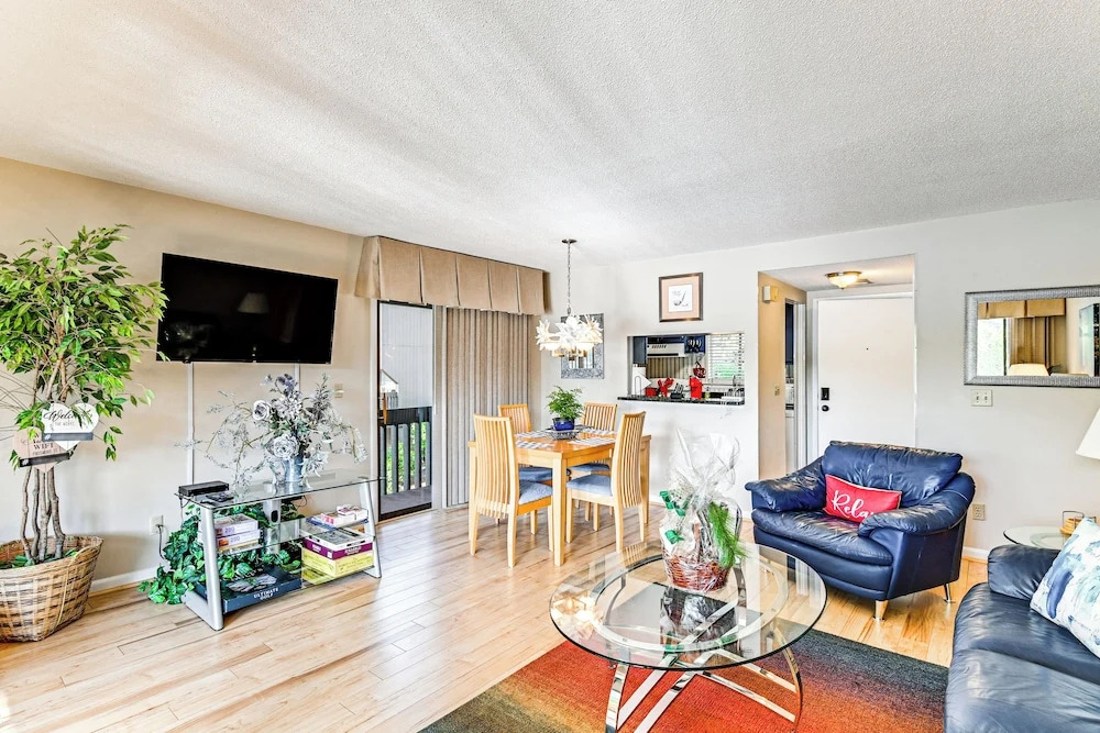 Lakeview Condo w Resort Pool: 2 Miles to Golf - photo 3
