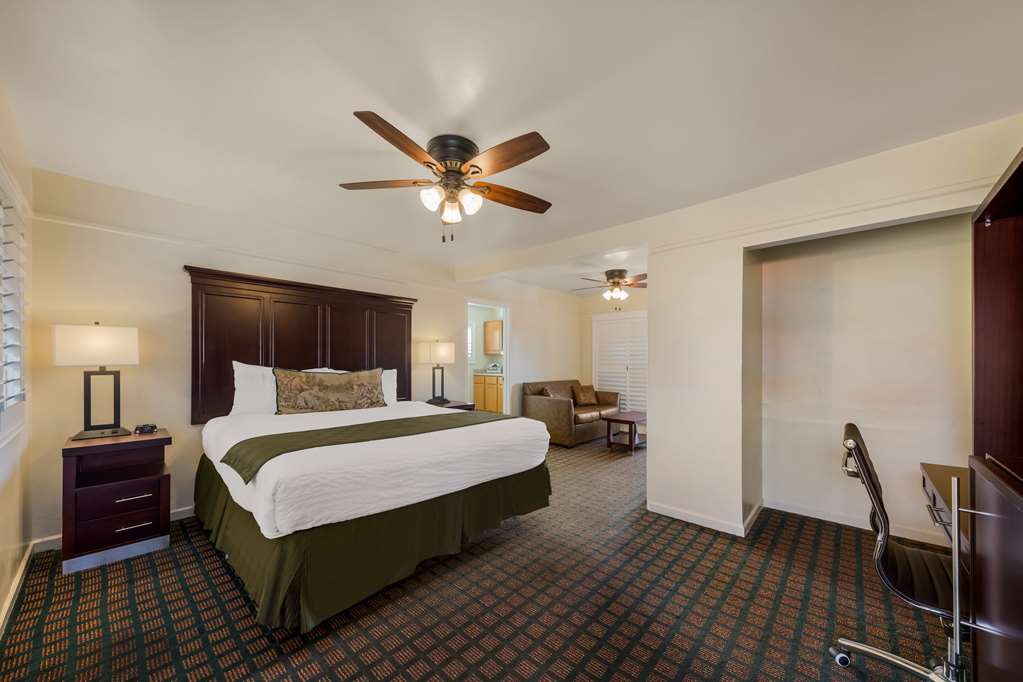 Clarion Collection Carmel Oaks Inn - photo 27