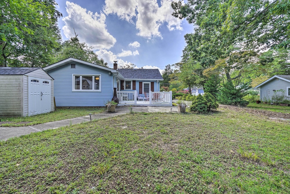 Dog Friendly Waretown Home With Furnished Deck 17938483 — Waretown