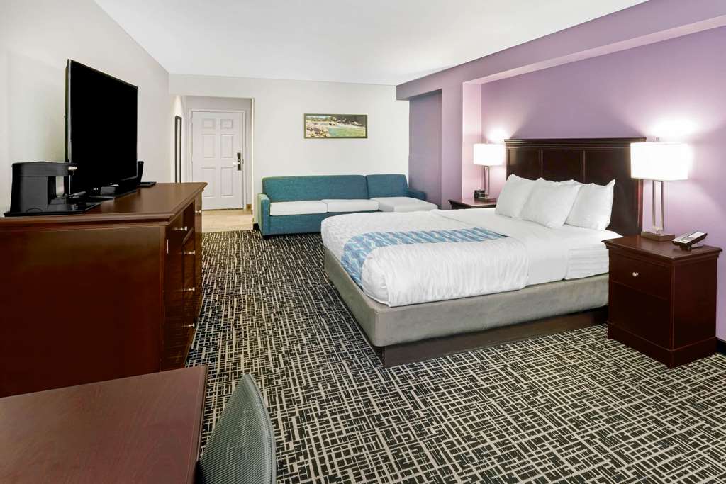 La Quinta Inn & Suites by Wyndham Cookeville - photo 19