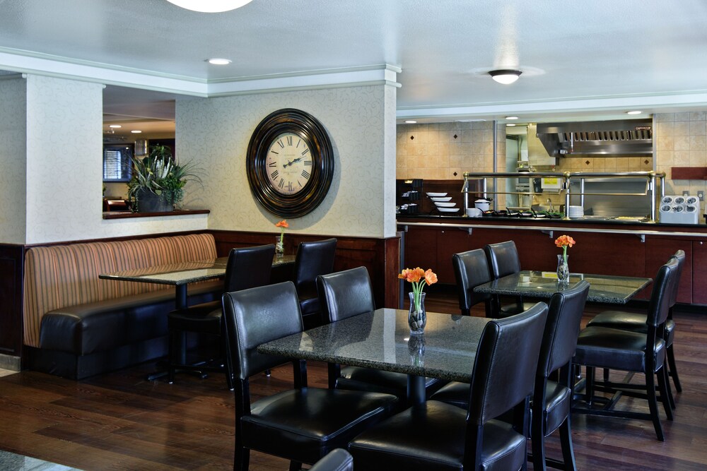 Oxnard Inn Lancaster - photo 41