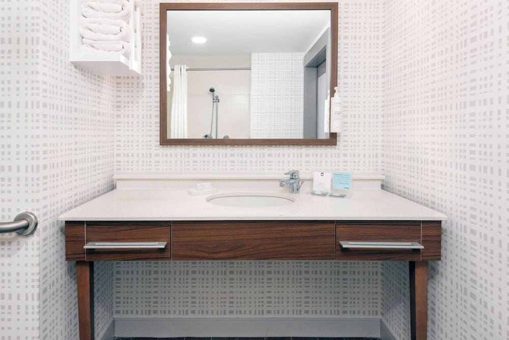 Hampton Inn & Suites Clearwater Beach - photo 34