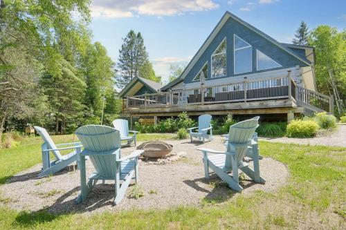 Lake Escape Waterfront Hot tub Sleeps 14 - carbon neutral hotel in Unknown City
