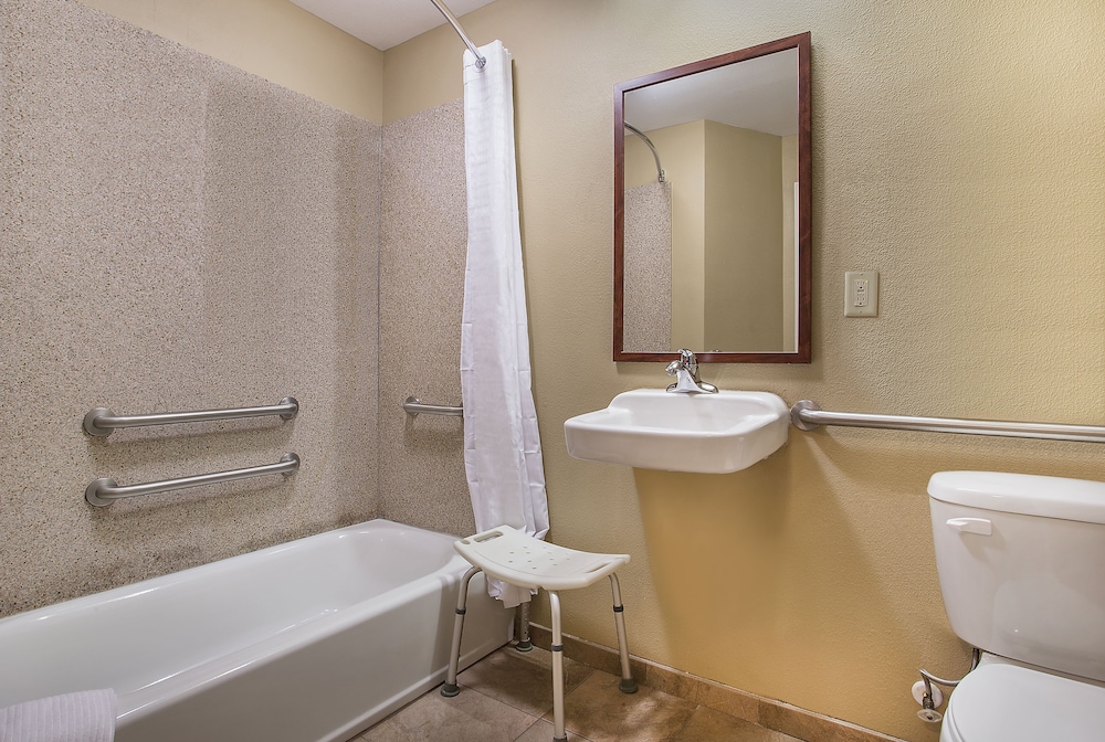 Candlewood Suites Tuscaloosa by IHG - photo 44