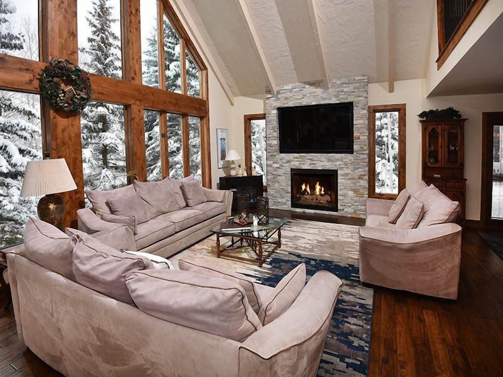 Glen Lyon Lodge — 4-Star Luxury Hotel in Vail, United States