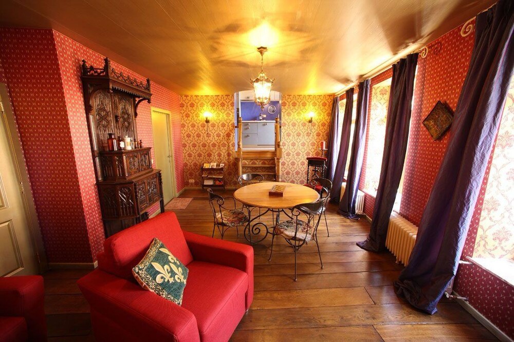 Les Gites D'Apothecarius — hotel in Gesves