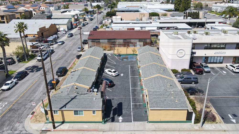 Signal Hill Motel - photo 16