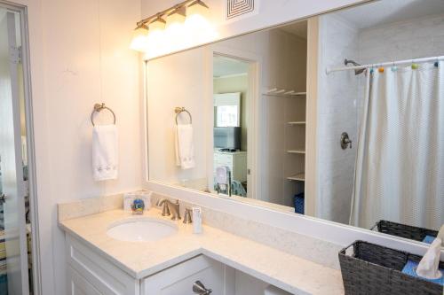 Victorias Seacret by Oak Island Accommodations - photo 14
