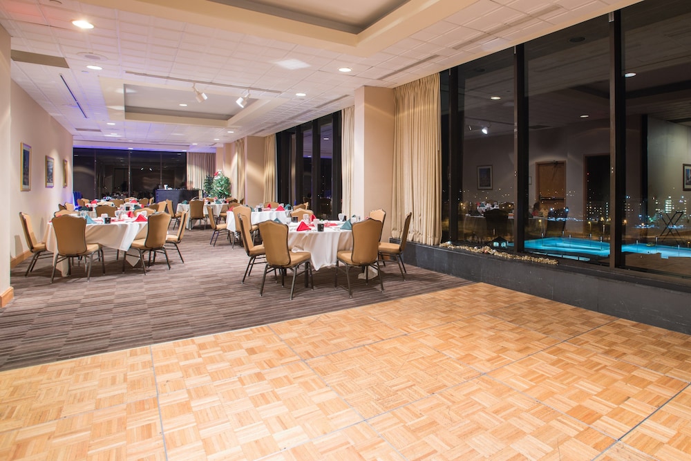 Holiday Inn & Suites Pittsfield Berkshires by IHG - photo 49