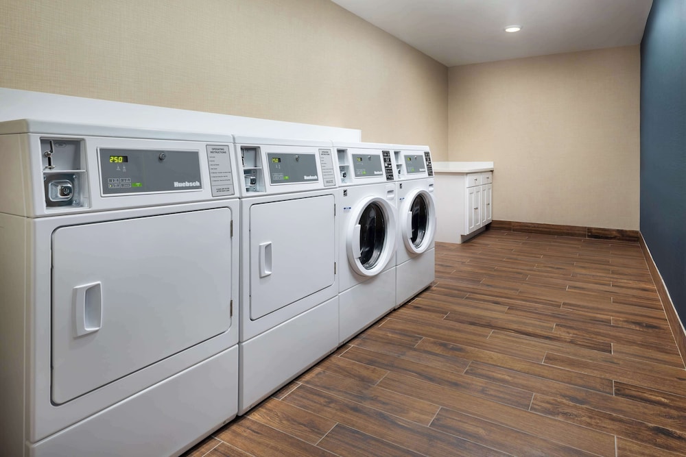 Hampton Inn Oakhurst Yosemite - photo 20