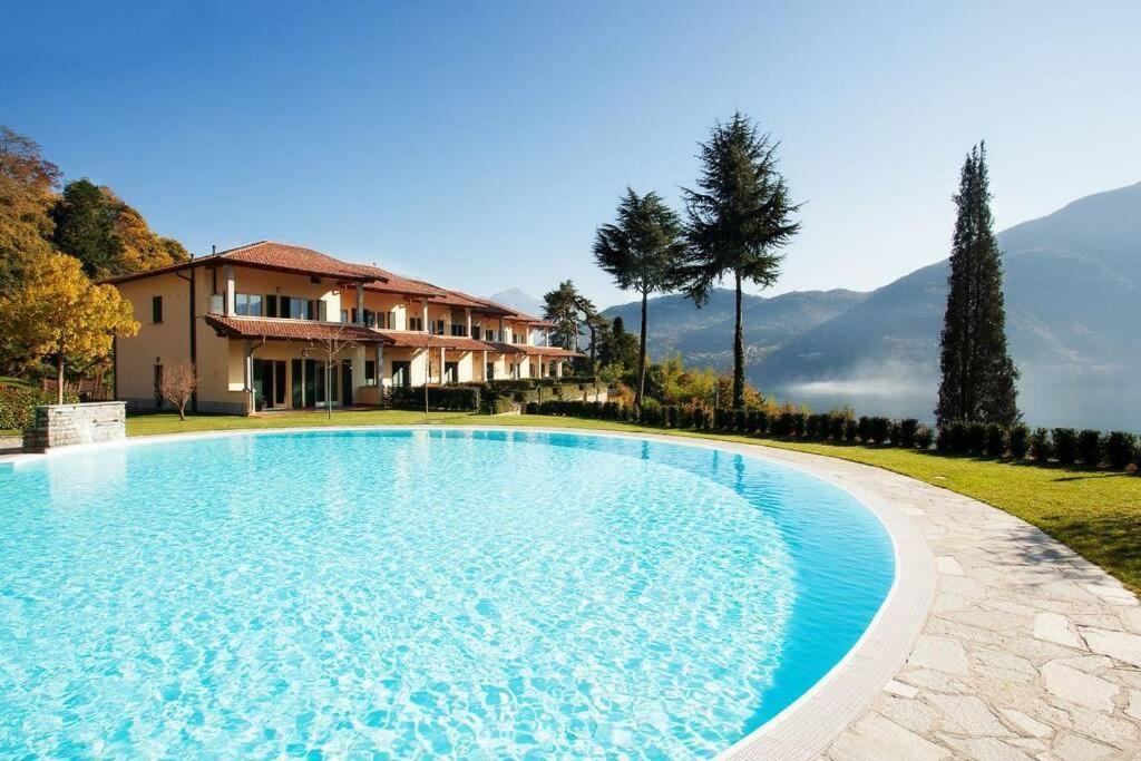 Tremezzo Residence 3 1 of 11 Apartments in An Exclusive Residence by Italian Apartments — 4-Star Luxury Hotel in Tremezzo, Italy