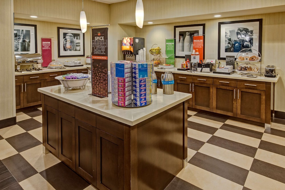 Hampton Inn Houston Baytown - photo 21