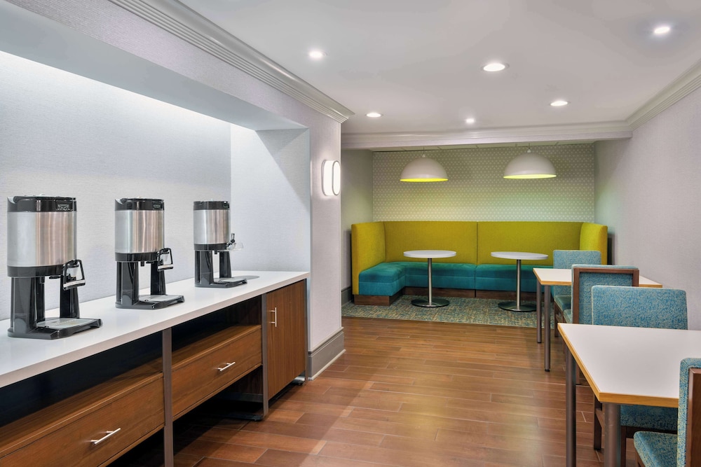 Hampton Inn Buffalo Airport Galleria Mall - photo 23