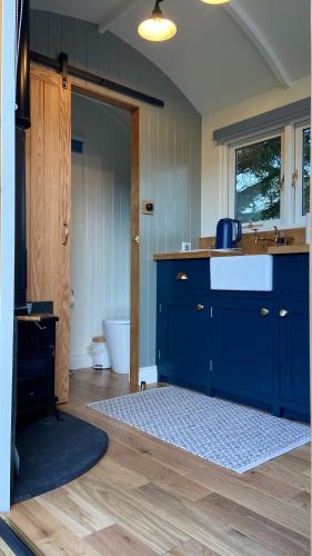 Bannfield shepherds hut — Ballymoney — photo 4