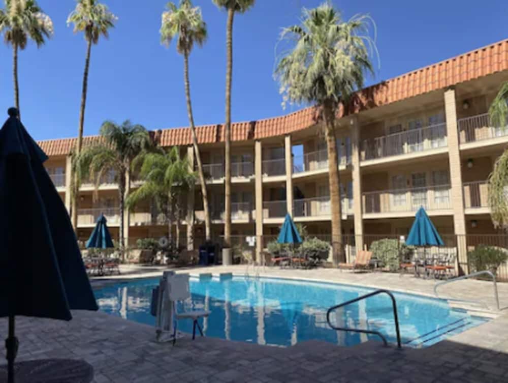 DoubleTree Suites by Hilton Tucson Williams Center - photo 45