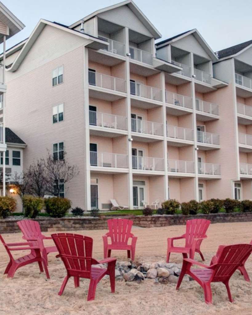 Cherry Tree Inn & Suites - photo 15