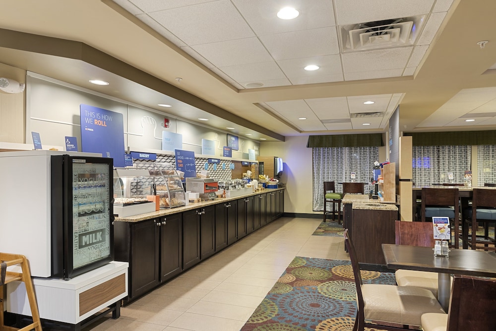 Holiday Inn Express Bloomington West by IHG - photo 27