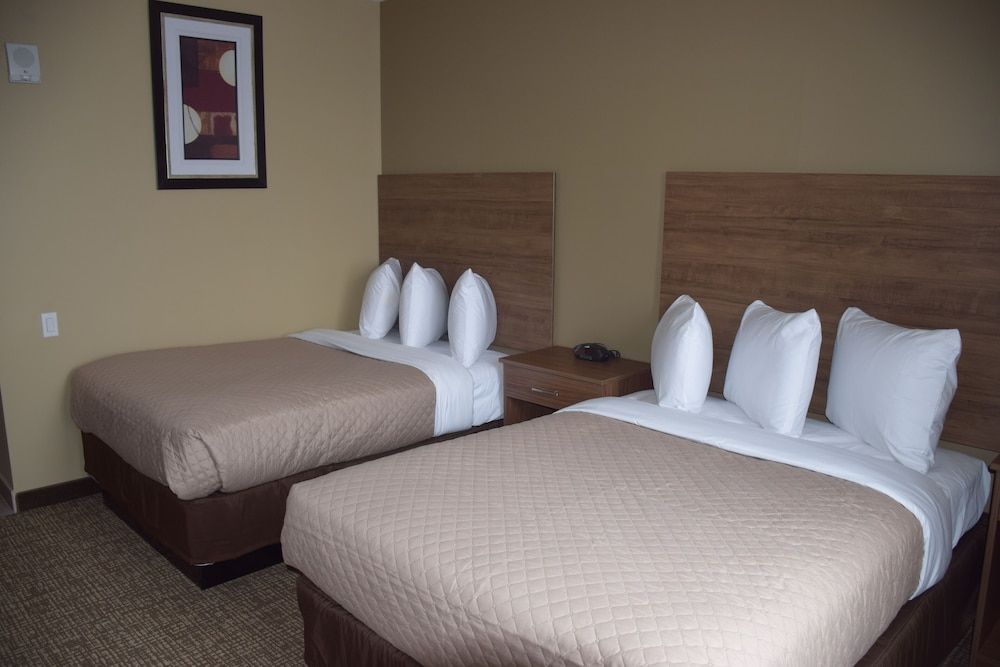 Astoria Delancy Inn and Suites - photo 10