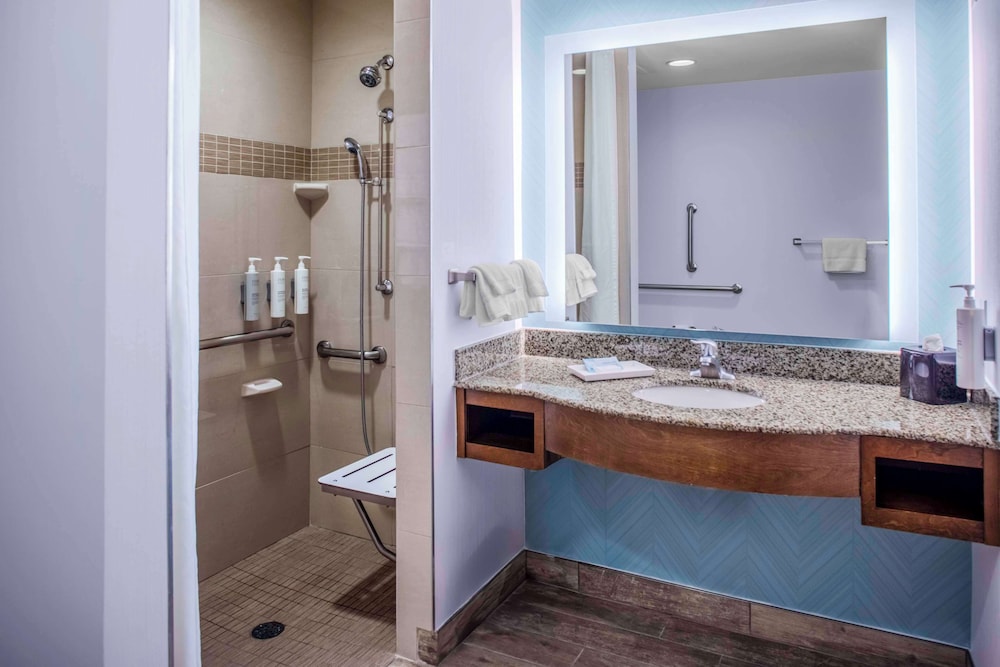 Hilton Garden Inn Charleston Mt. Pleasant - photo 18