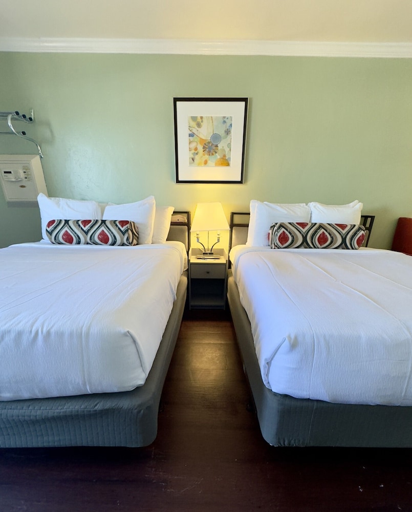 Marina Village Inn - photo 11