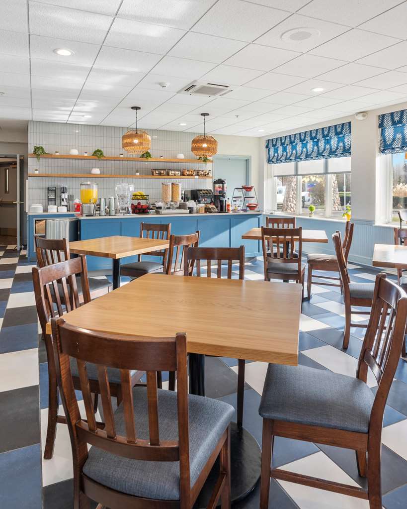 Cherry Tree Inn & Suites - photo 25