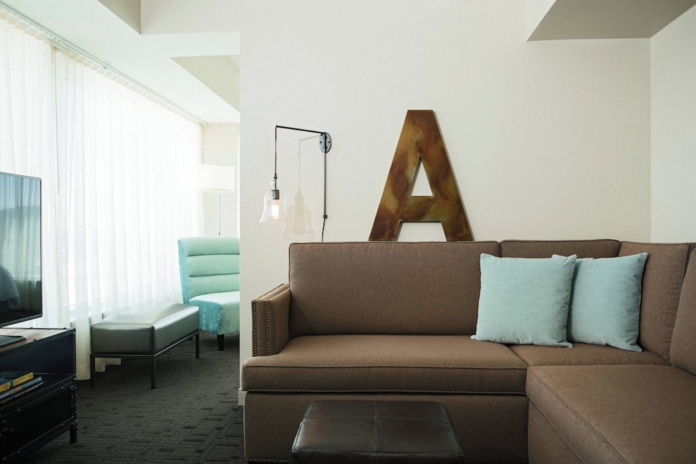 Renaissance Allentown Hotel - photo 10