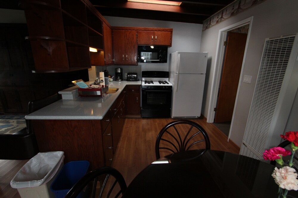 Edgewater Beach Inn - photo 44